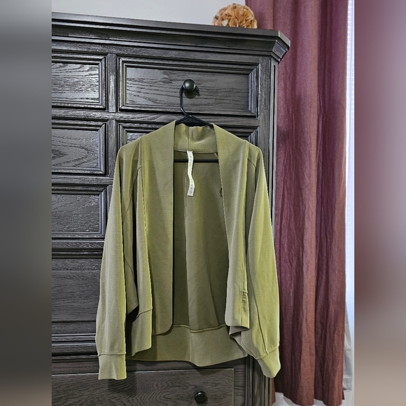 Lululemon Softstreme wrap - Picture 6 of 16